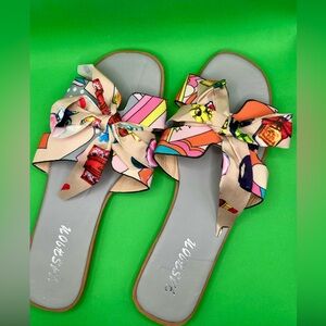 WORSTe Multicolor Bow Slide Mules in Beige & Gray